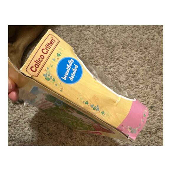 NEW Calico Critters Sylvanian Families Hopscotch Bunny Rabbit Family of 4 New - Picture 4 of 5